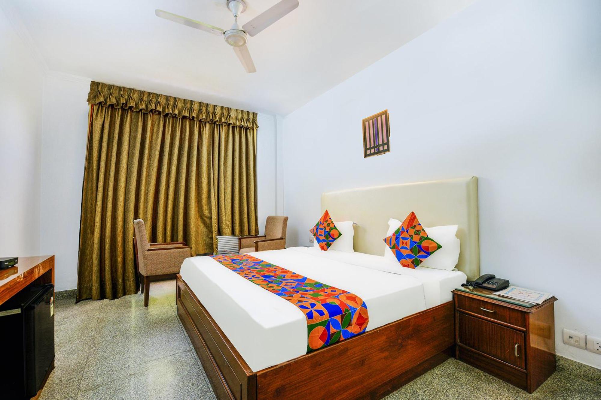 Deluxe Room,1590398351:JPEG