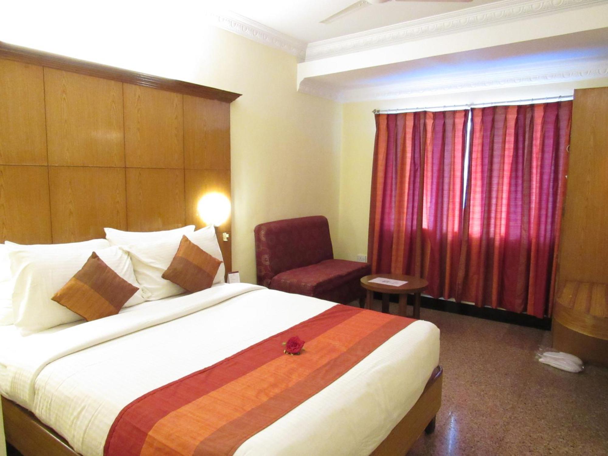 Club Double Room,1592895354:JPEG