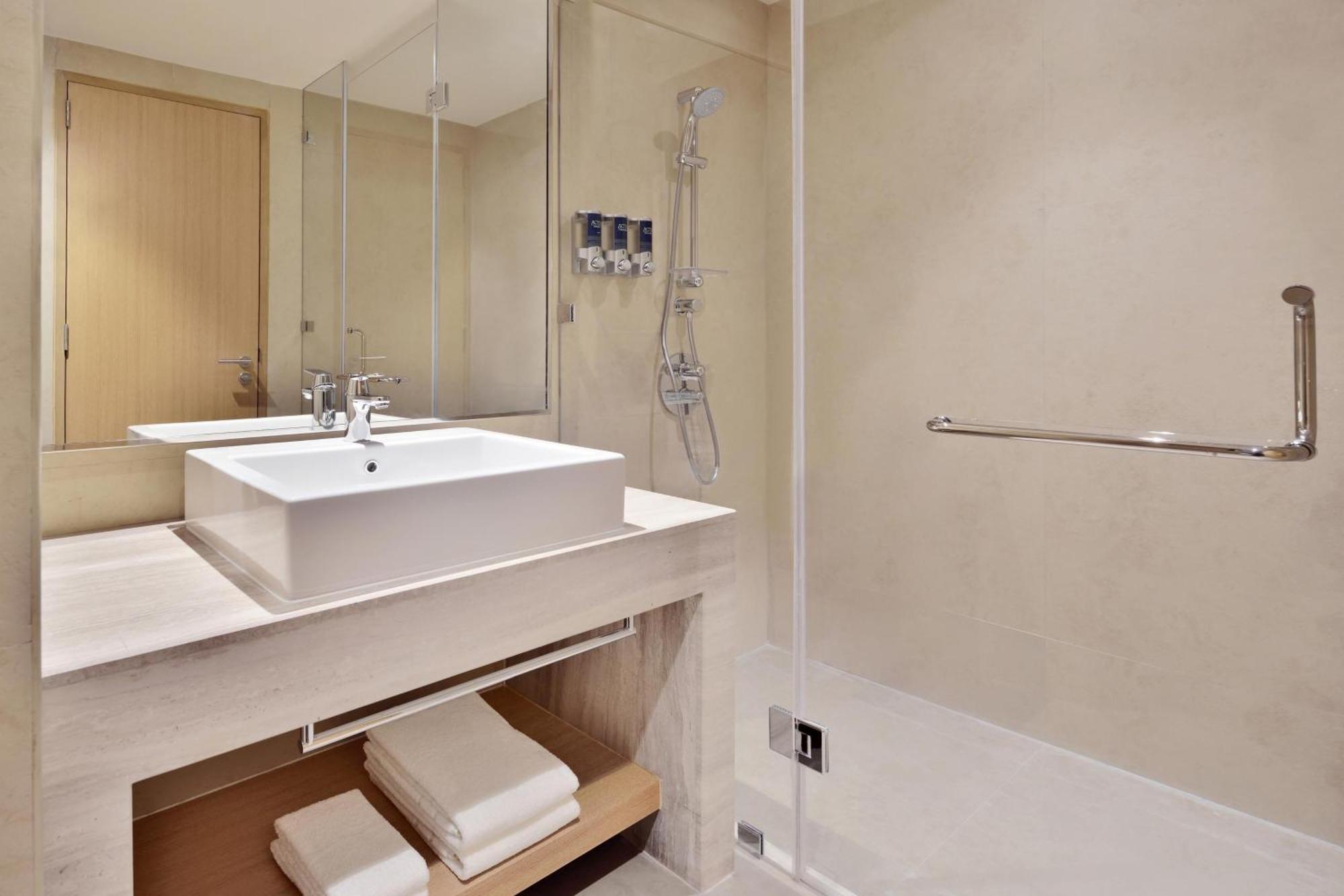 1 King Bed, 1 Bedroom Suite, Skyline view, Separate living room with sofa bed,1596919114:JPEG