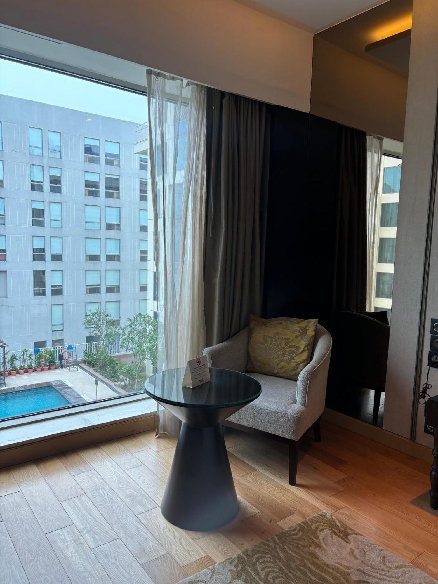 Deluxe King Room on One-way Airport Transfers Spa Food & Beverage & Laundry