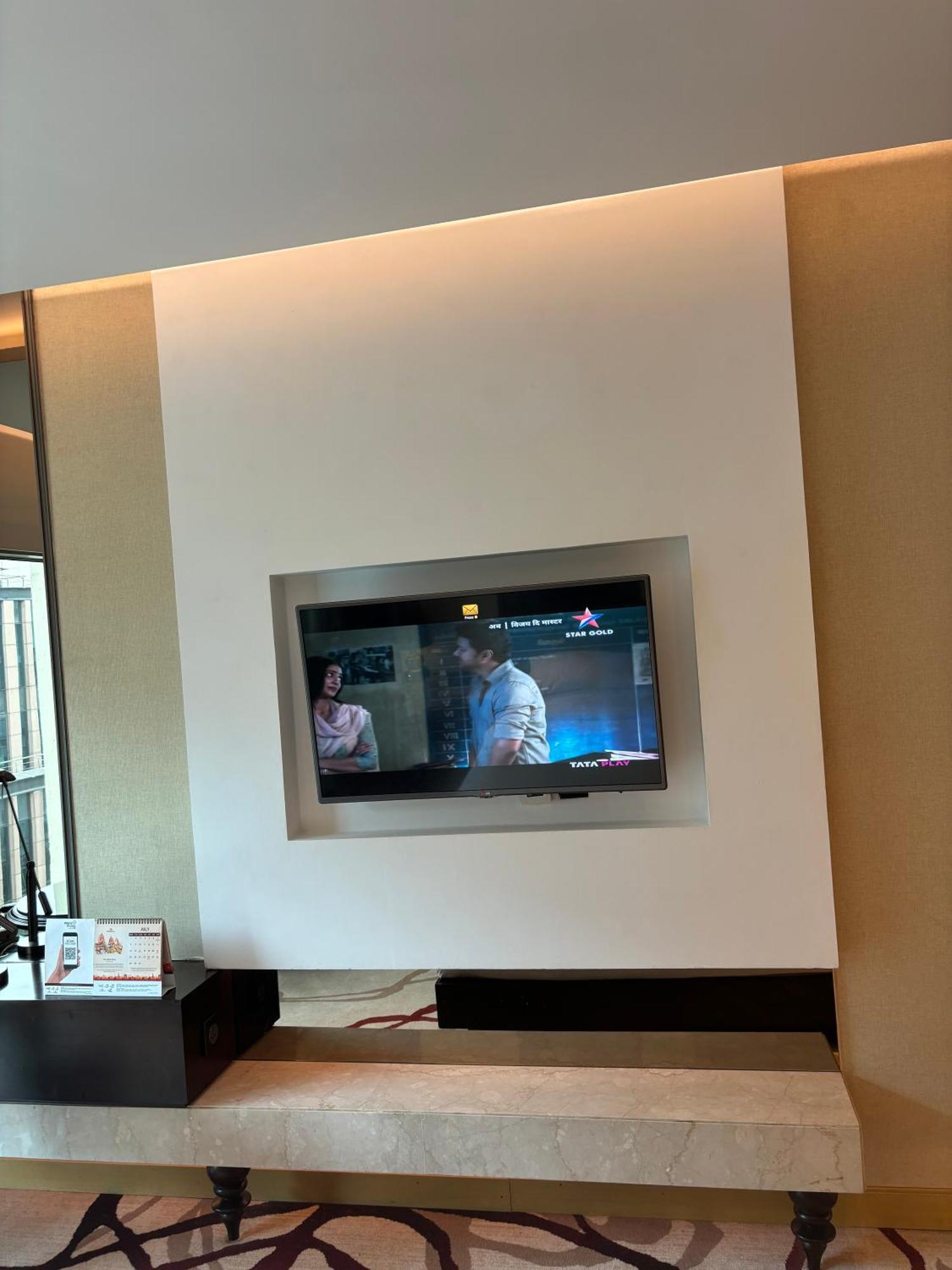 Deluxe King Room on One-way Airport Transfers Spa Food & Beverage & Laundry