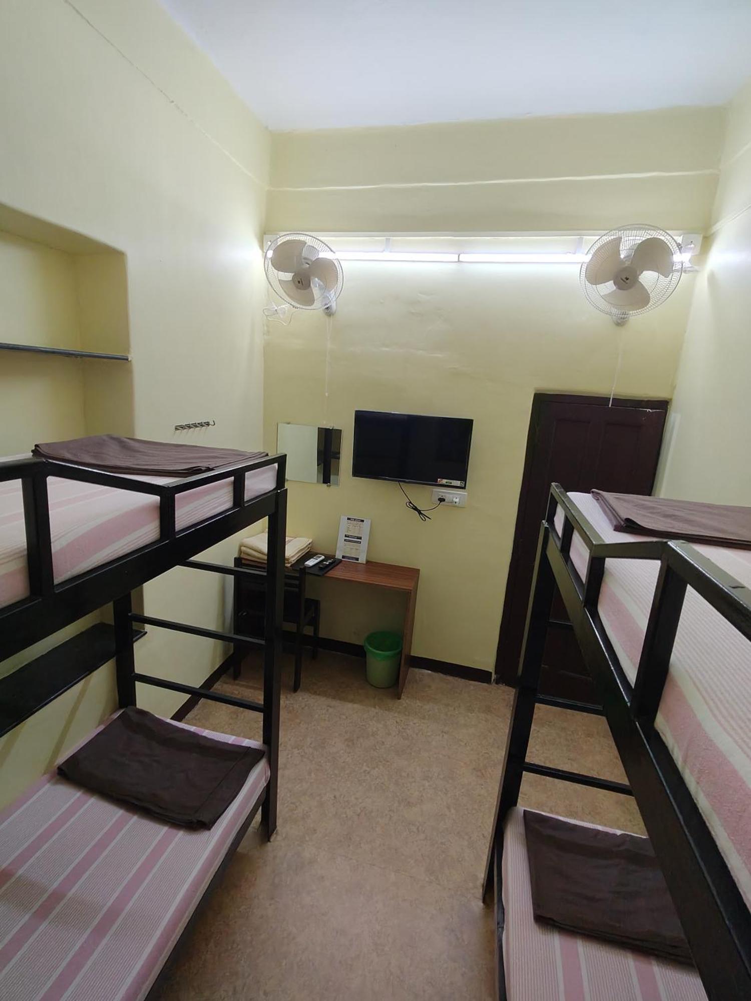 Quadruple Room with Private Bathroom,1600335464:JPEG