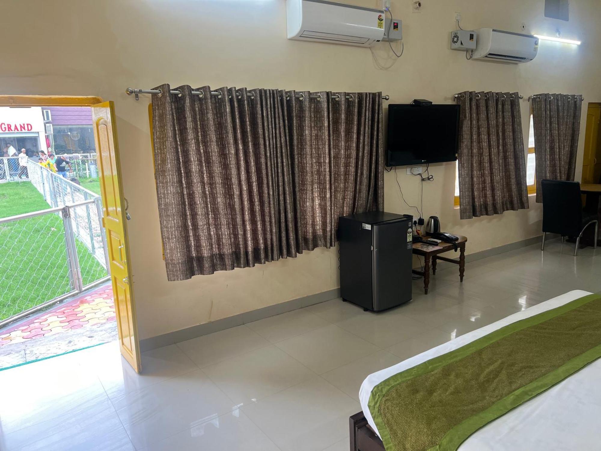 Family Room,1607327709:JPEG
