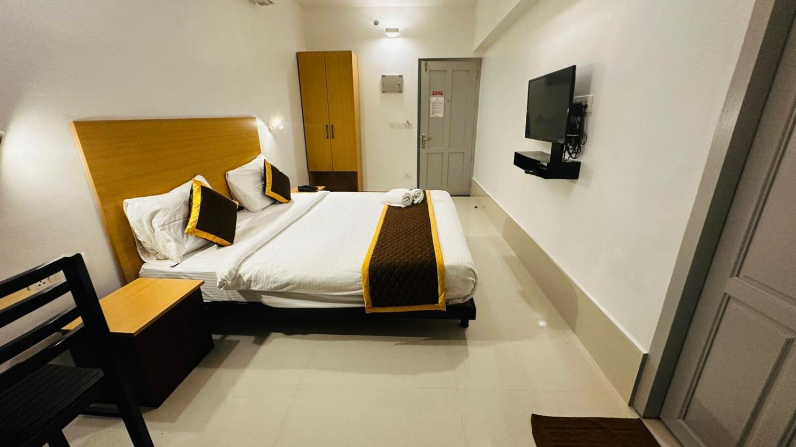 Budget Double Room,1608868687:JPEG