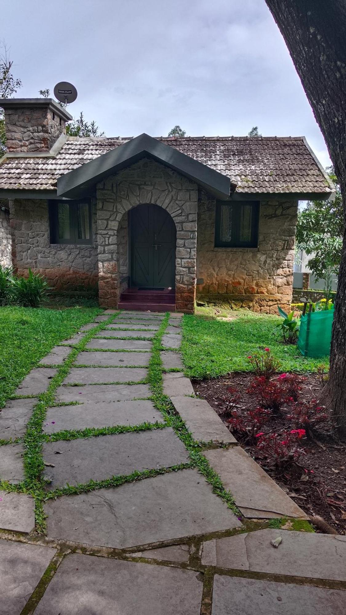 Deluxe Honeymoon Cottage