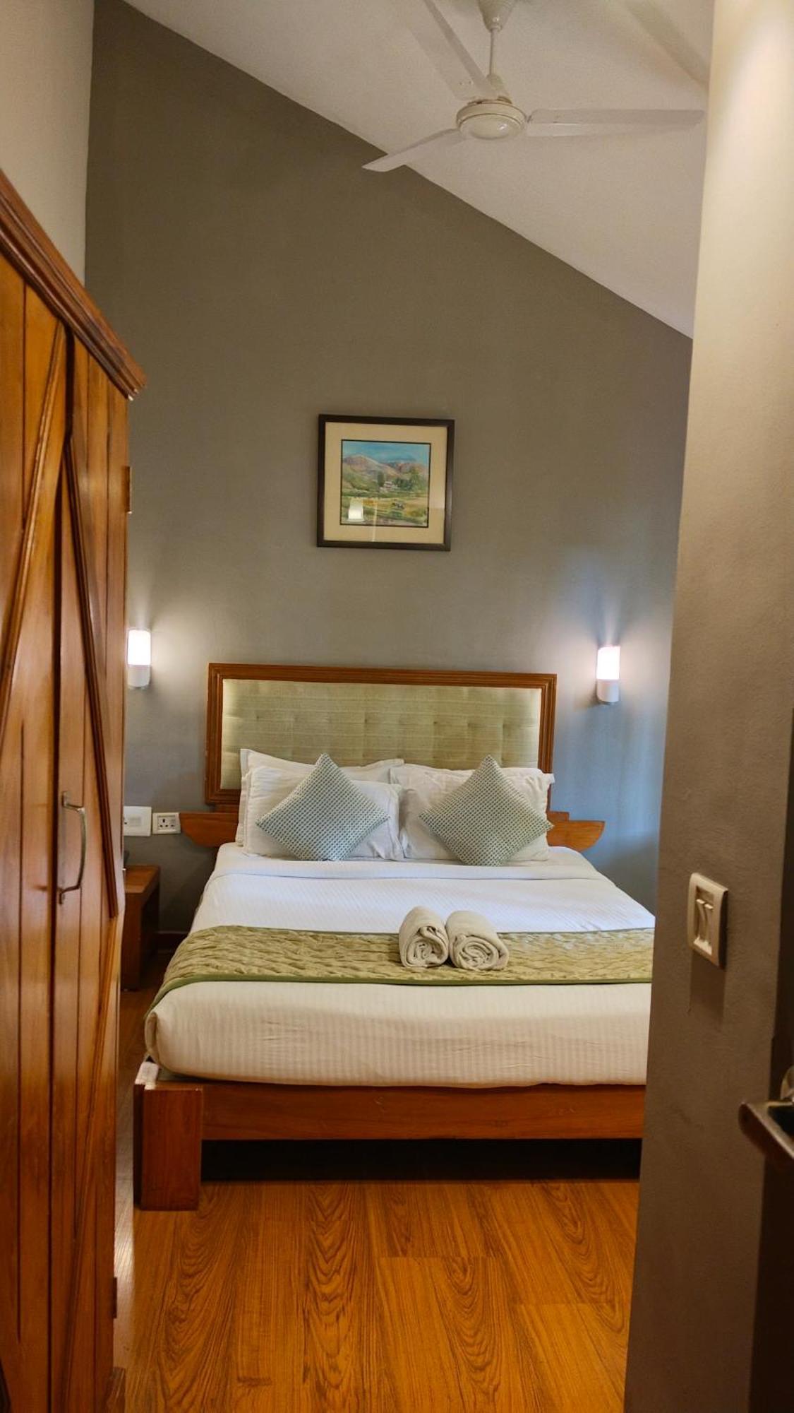 Deluxe Honeymoon Cottage