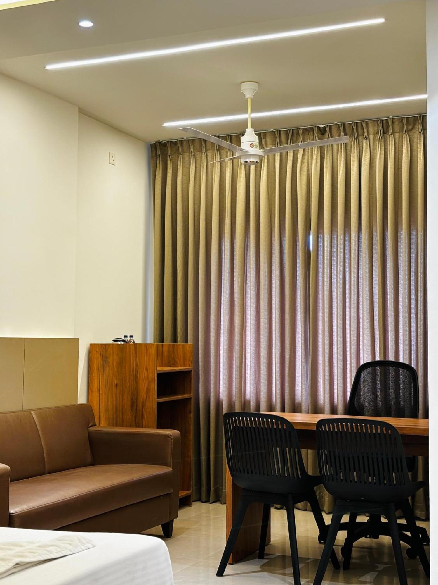 Superior King Room