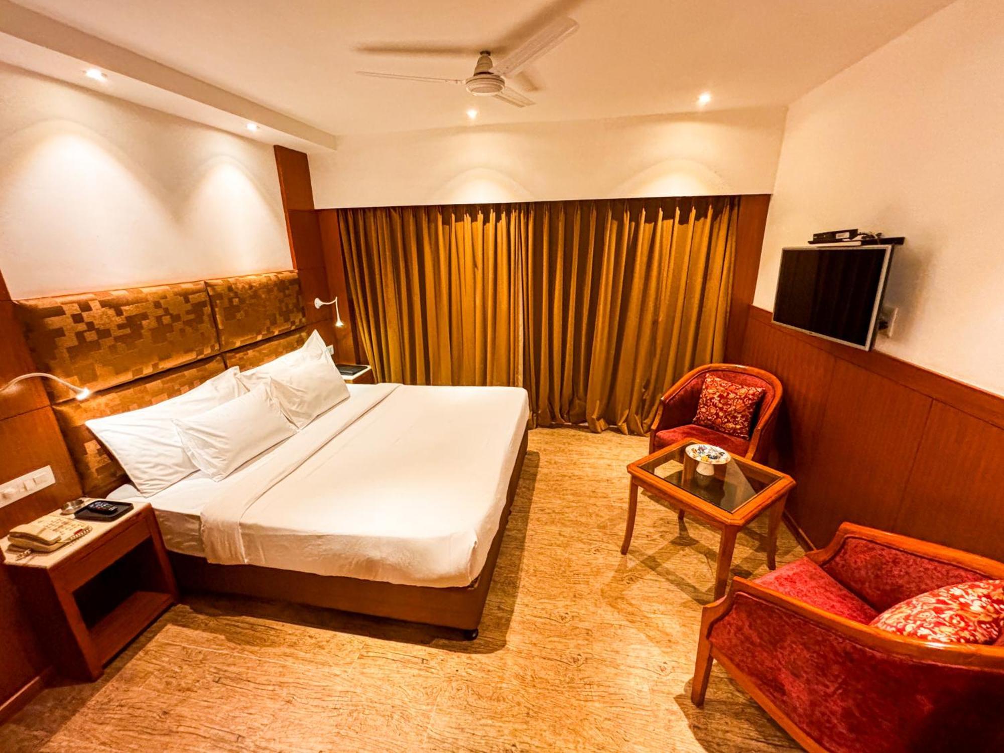 Super Deluxe Forest View Room