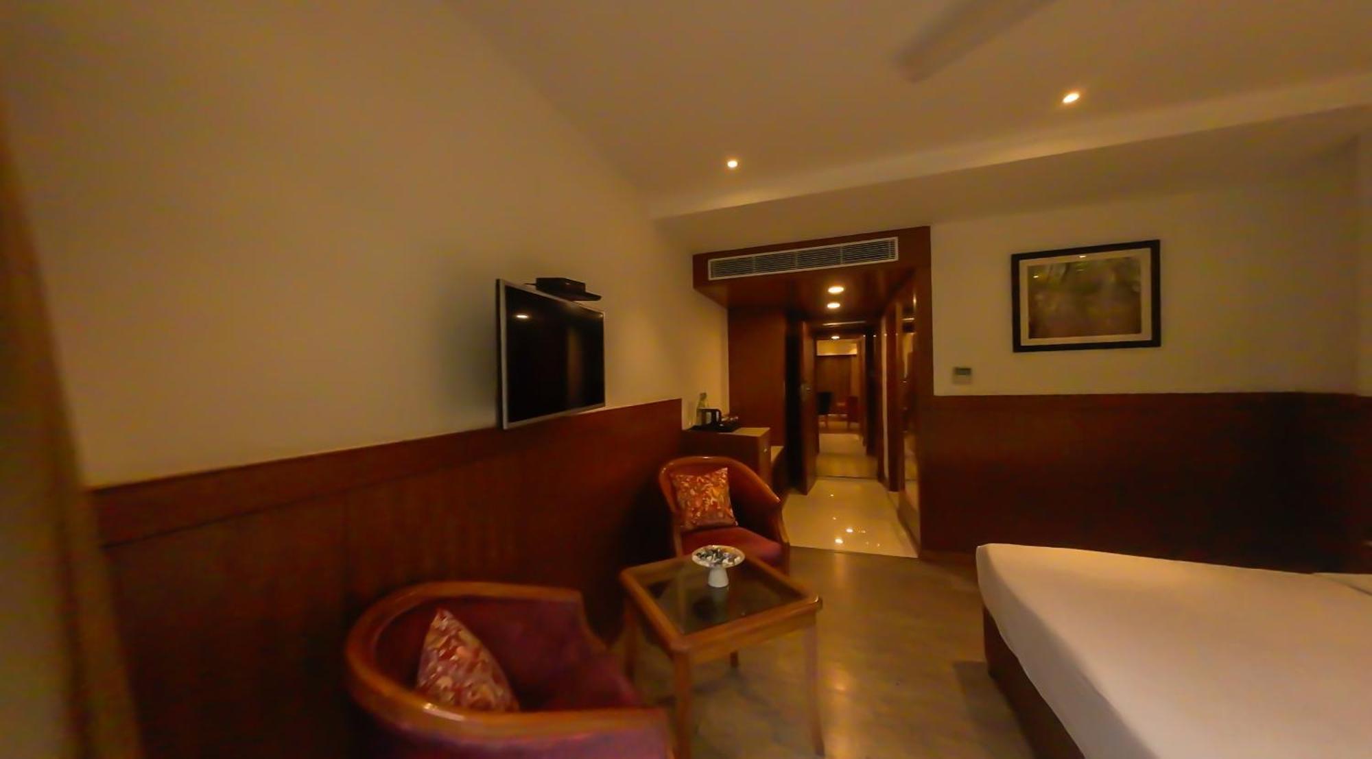 Super Deluxe Forest View Room