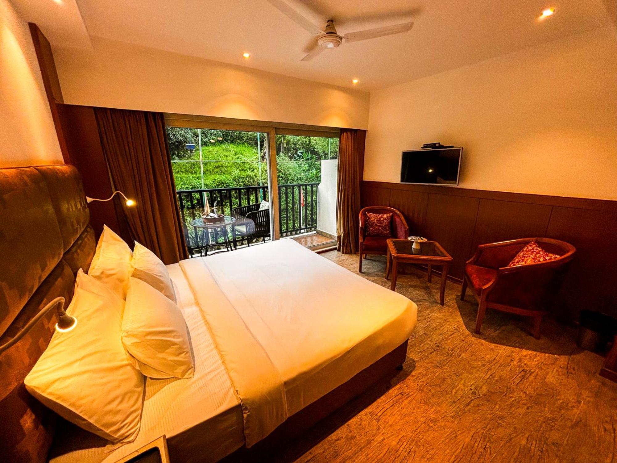Super Deluxe Forest View Room