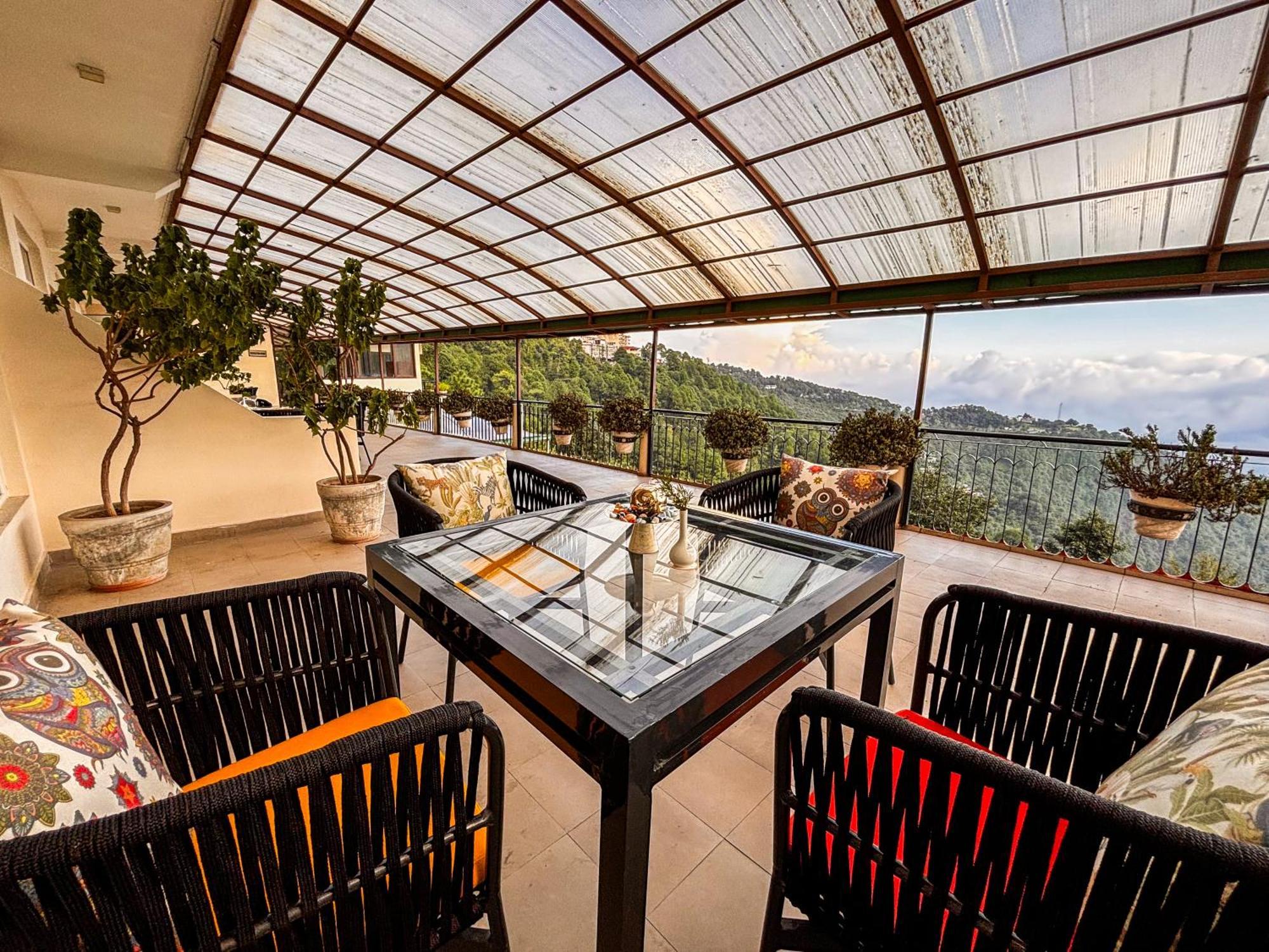 Junior Suite Valley View Room