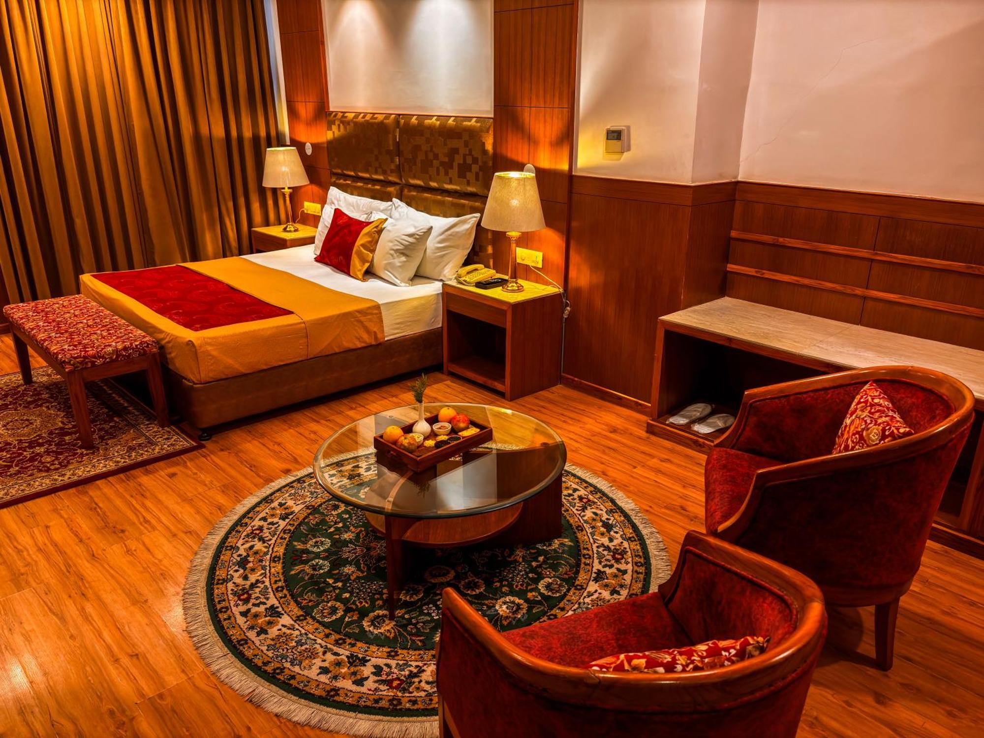 Junior Suite Valley View Room