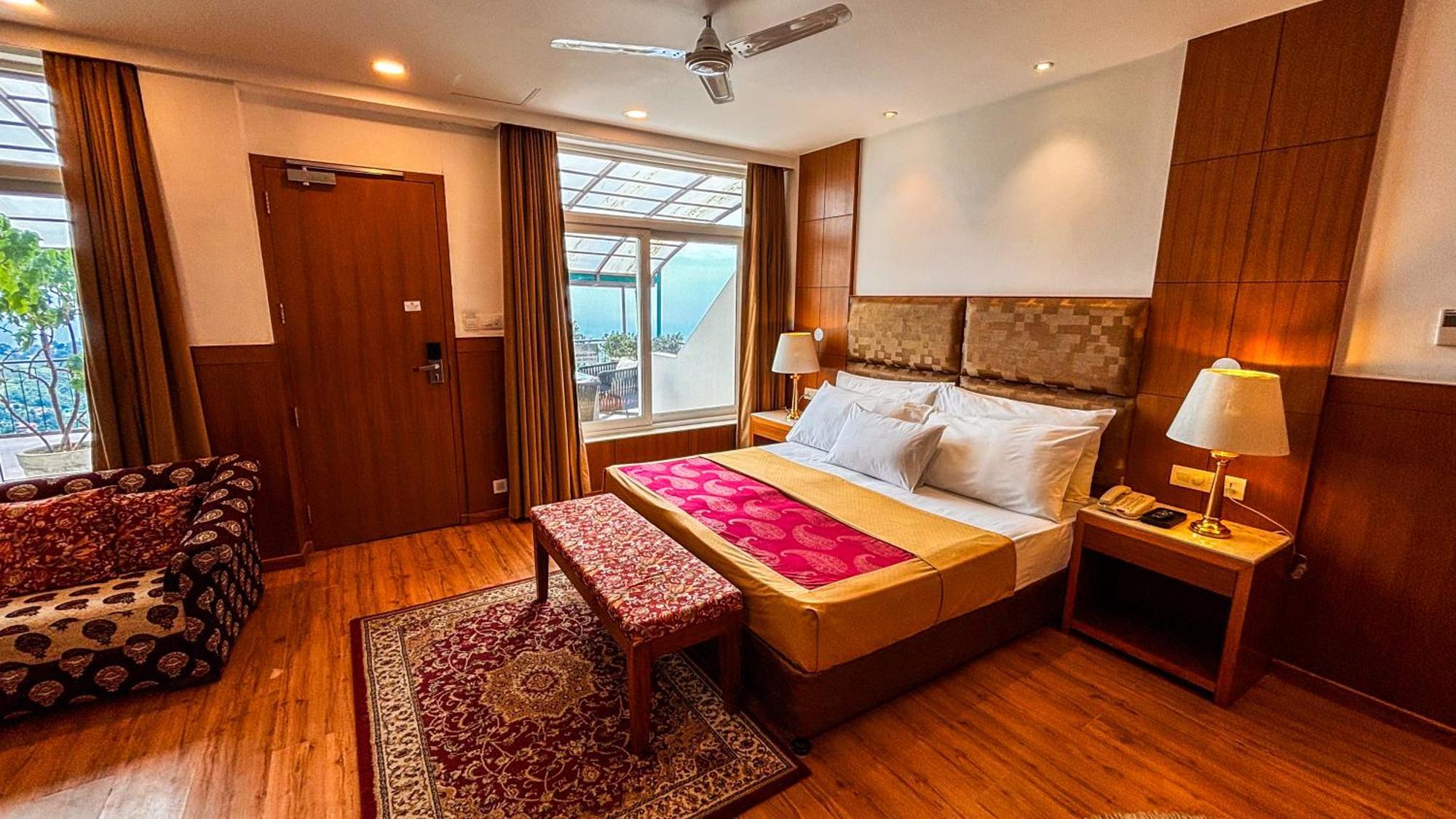 Junior Suite Valley View Room