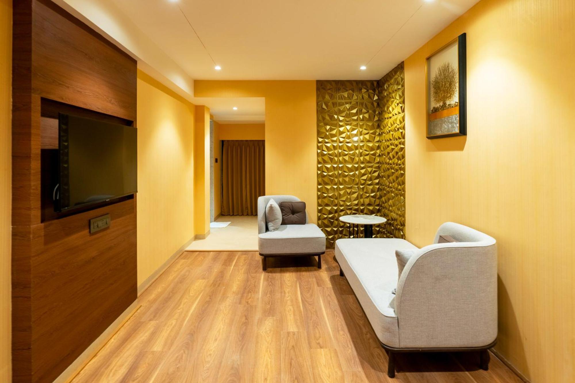 Suite - Includes tea/coffee, 1 veg snack, 1 dessert,1617780871:JPEG