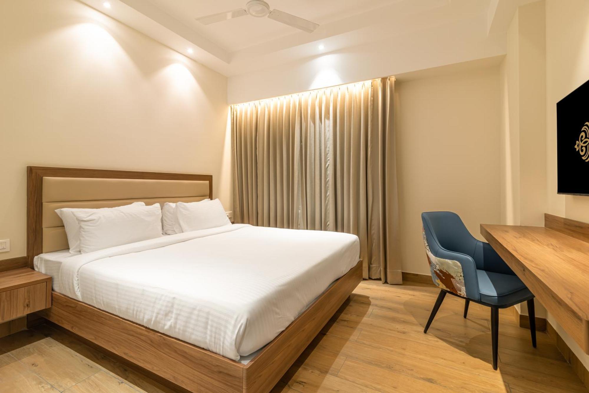 Deluxe Double Room,1621399337:JPEG