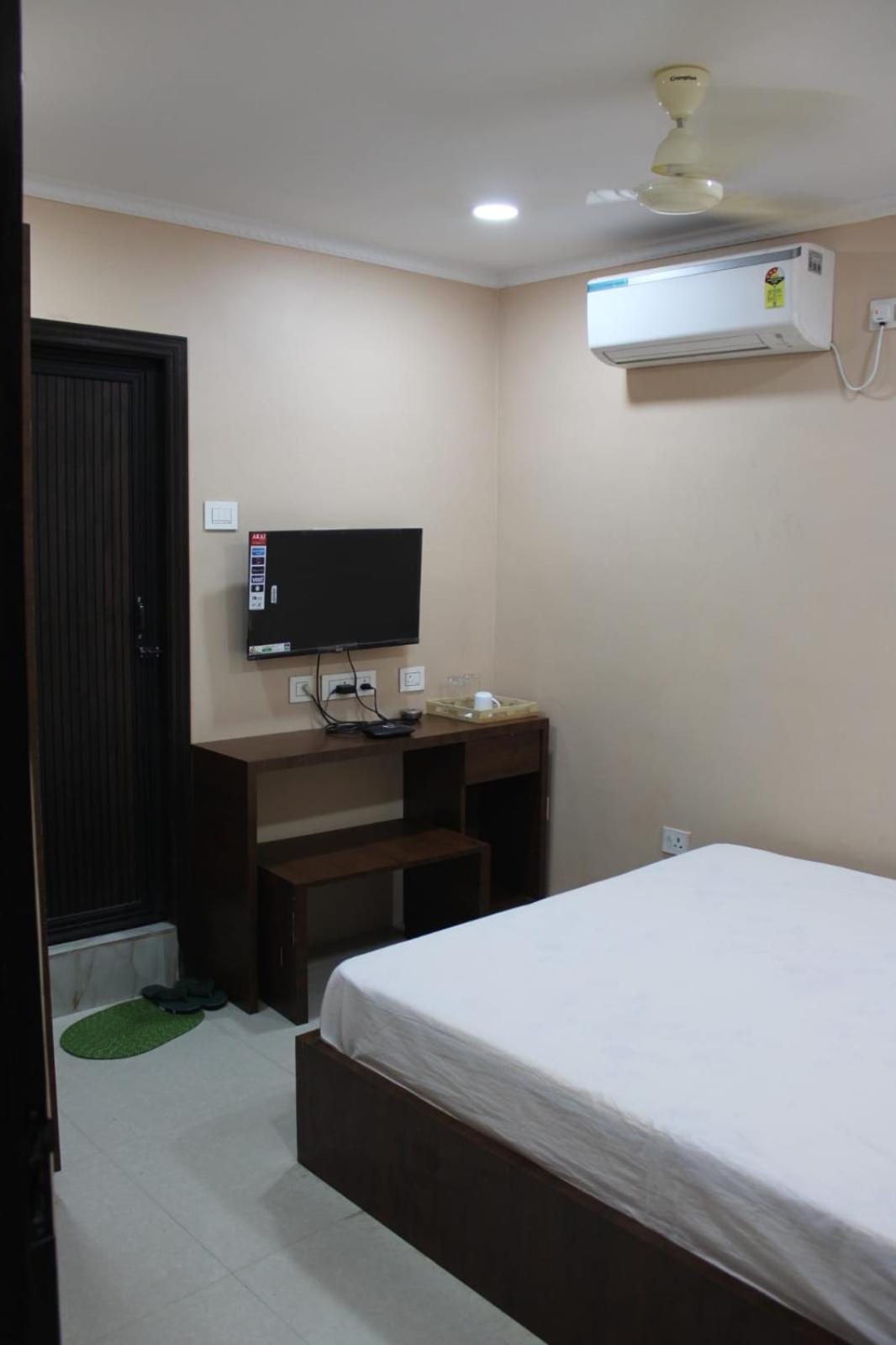 Double Room,1622764981:JPEG
