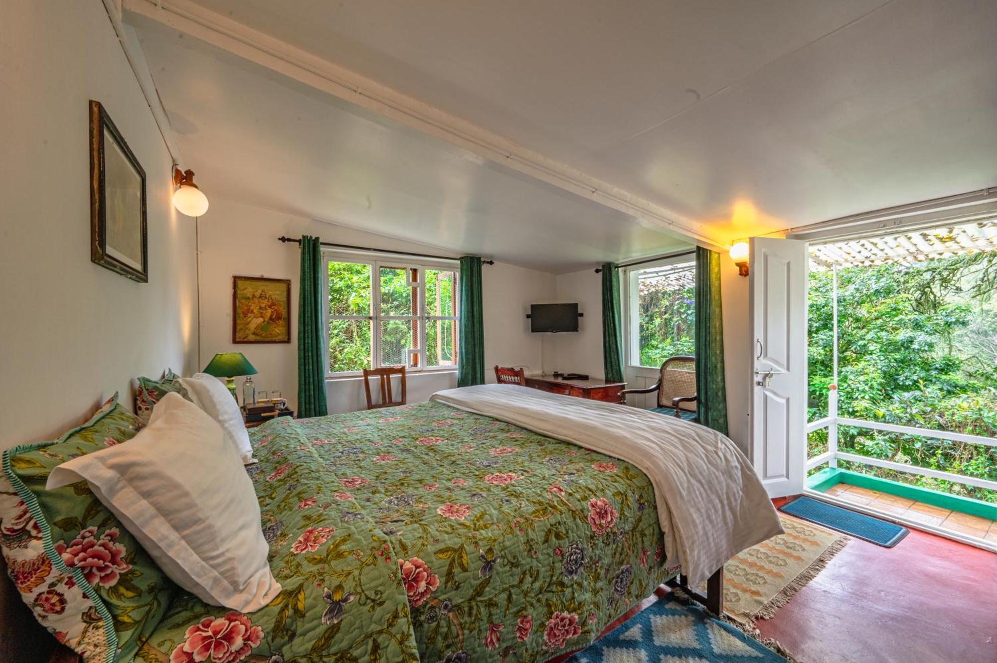 Heritage Romance - Complimentary Evening Tea, 10% off on Laundry Service,1625596794:JPEG
