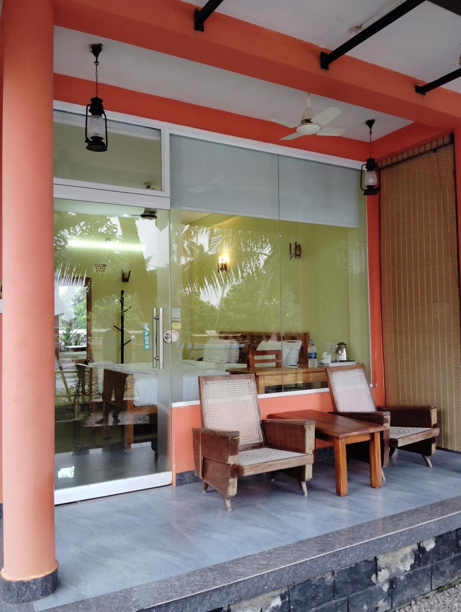 Deluxe Double or Twin Room with Lake View,1627242395:JPEG