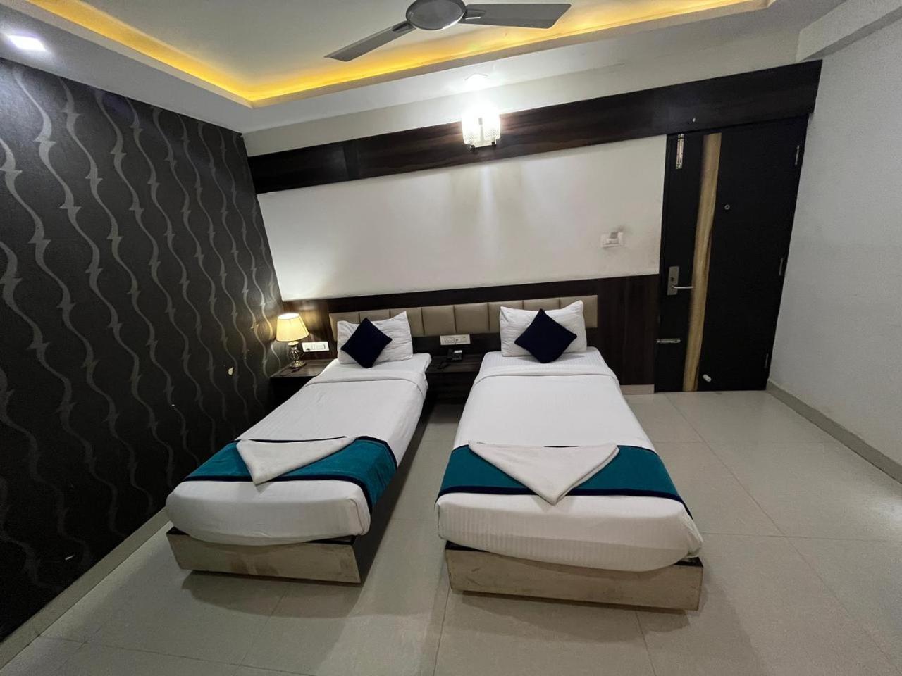 Deluxe Double Room,1627313851:JPEG