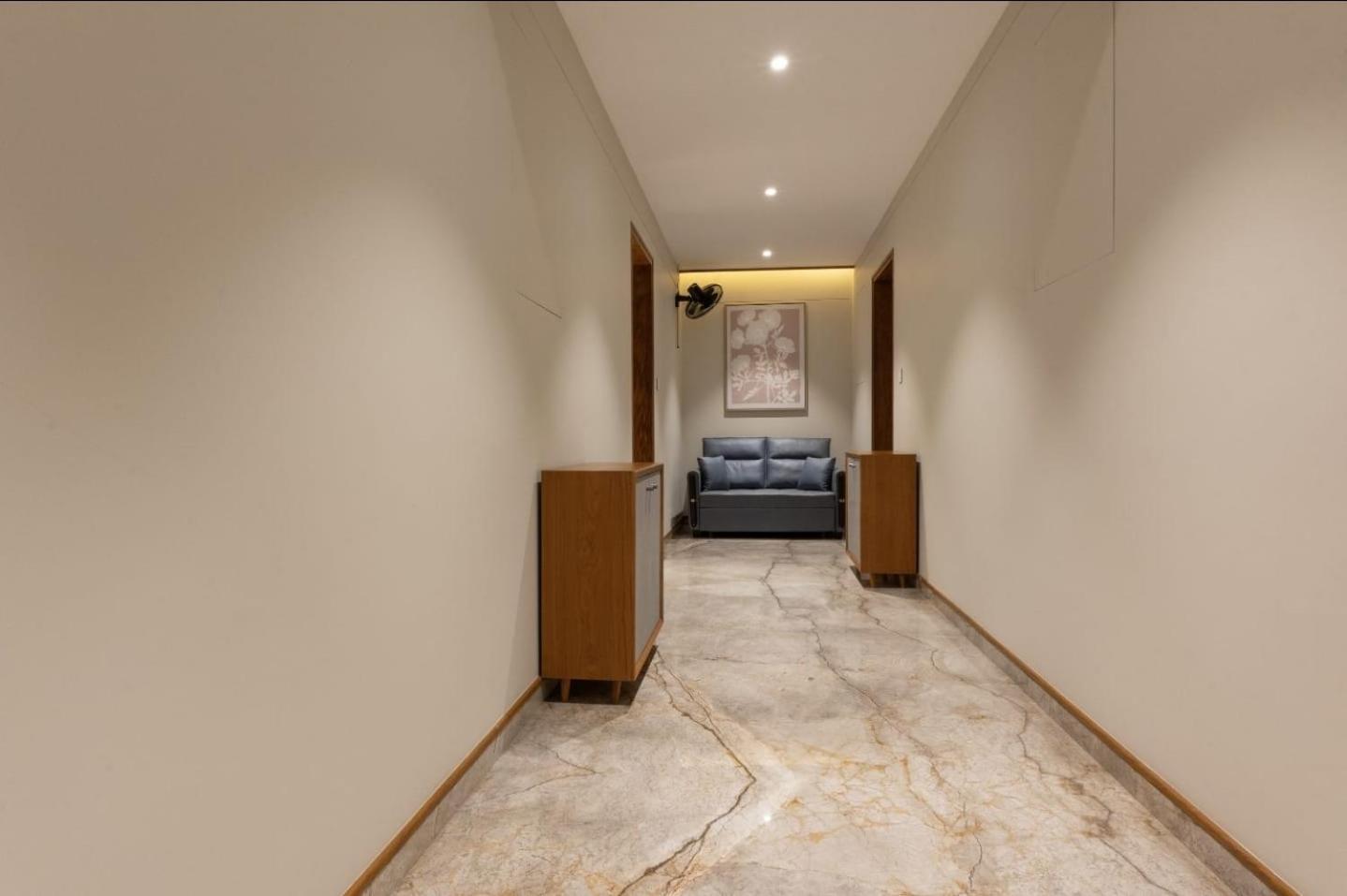 Two-Bedroom Apartment with Balcony,1627595558:JPEG
