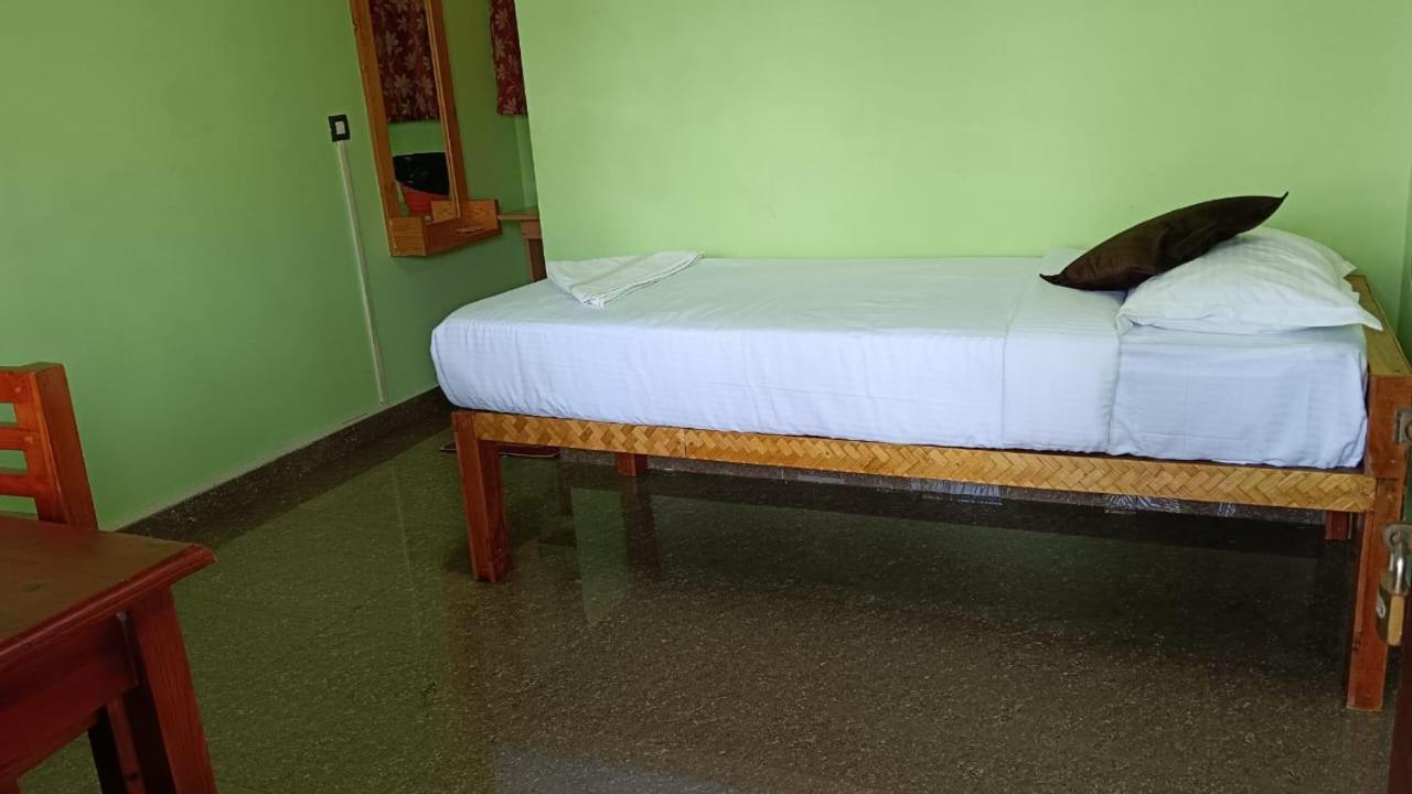 Single Room with Lake View,1633041596:JPEG