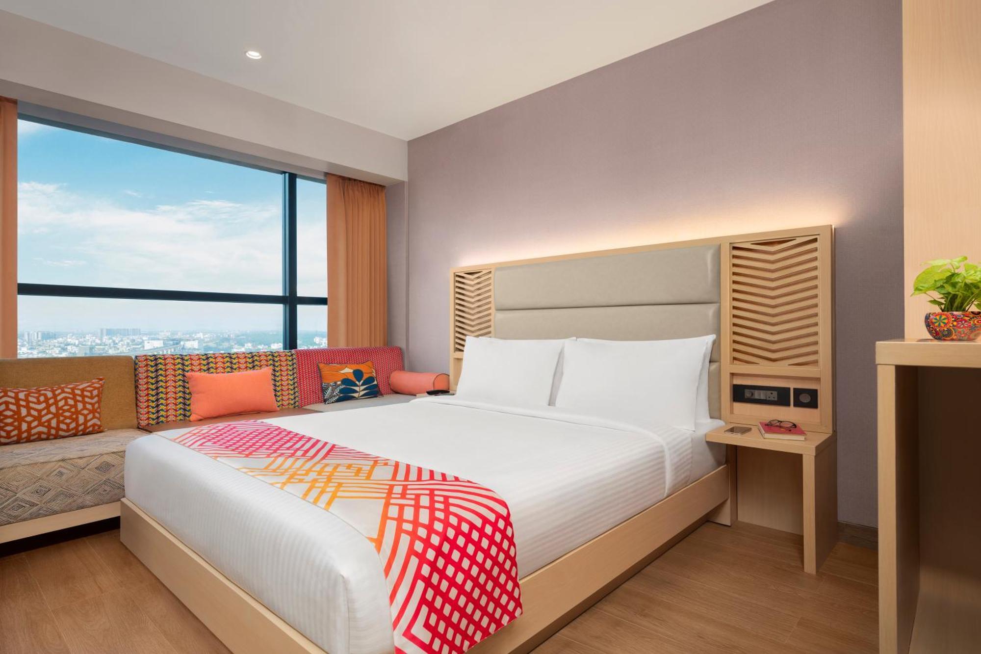 Luxe Queen Room,1635915014:JPEG