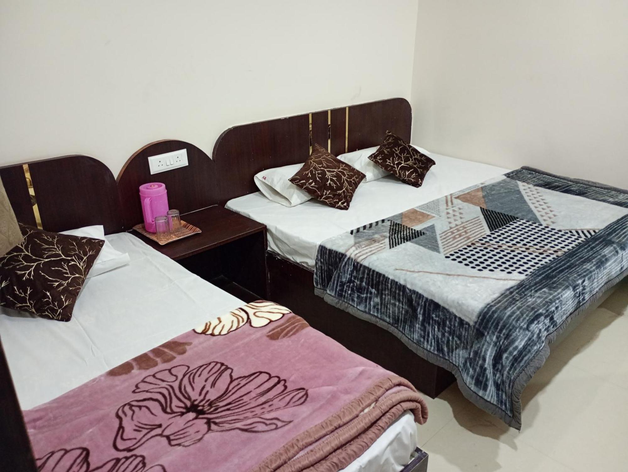 Deluxe Double Room with Extra Bed,1635940539:JPEG
