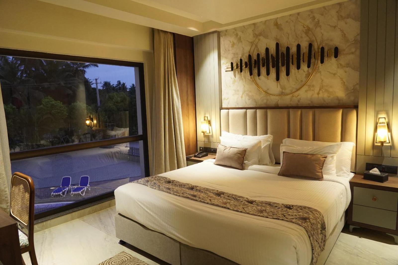 King Room Pool View