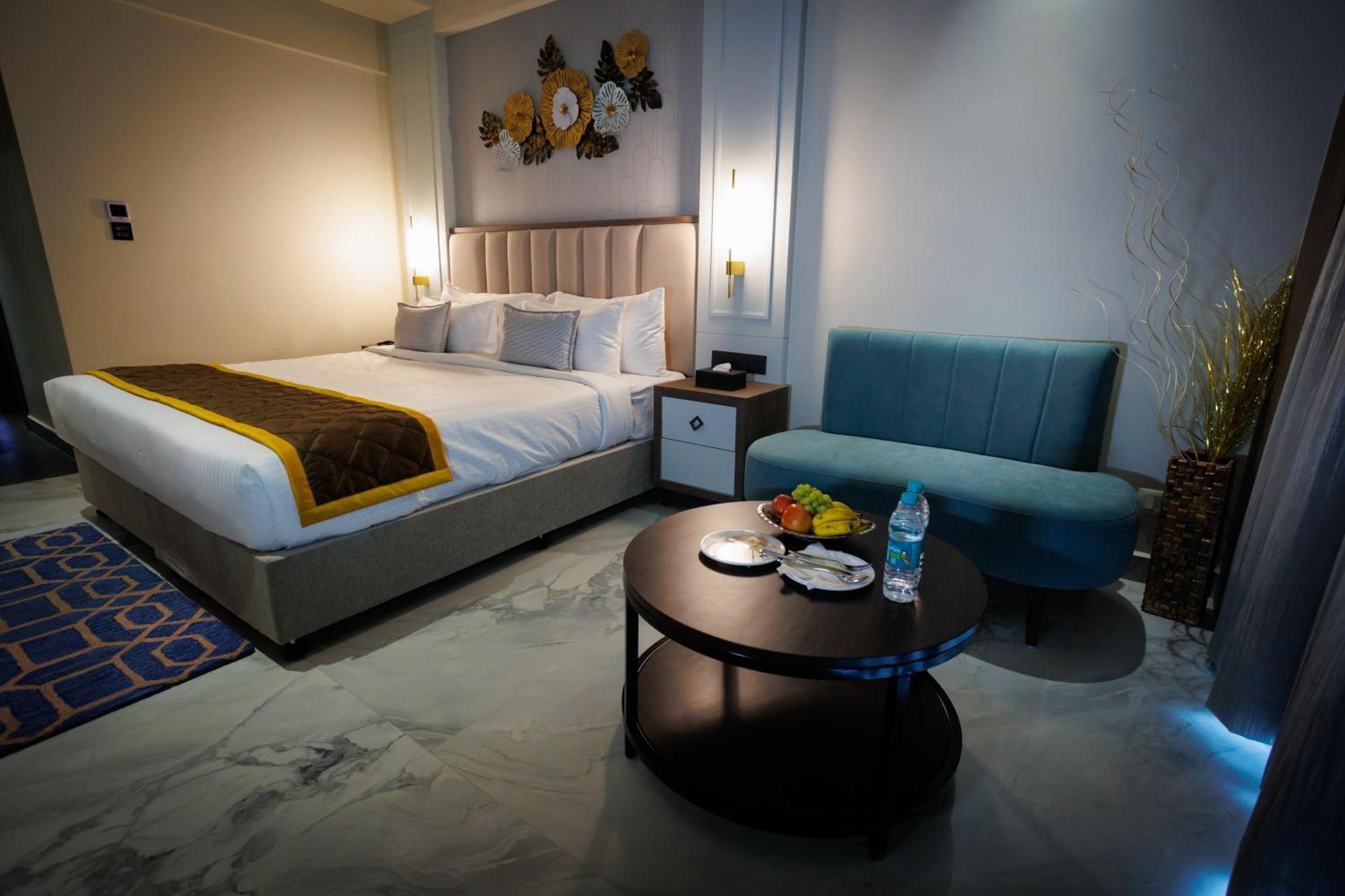 Deluxe King Room