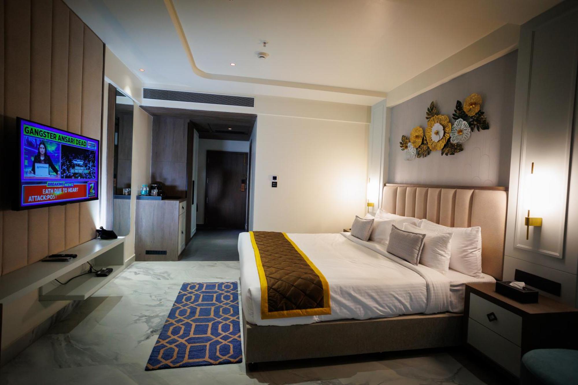 Deluxe King Room