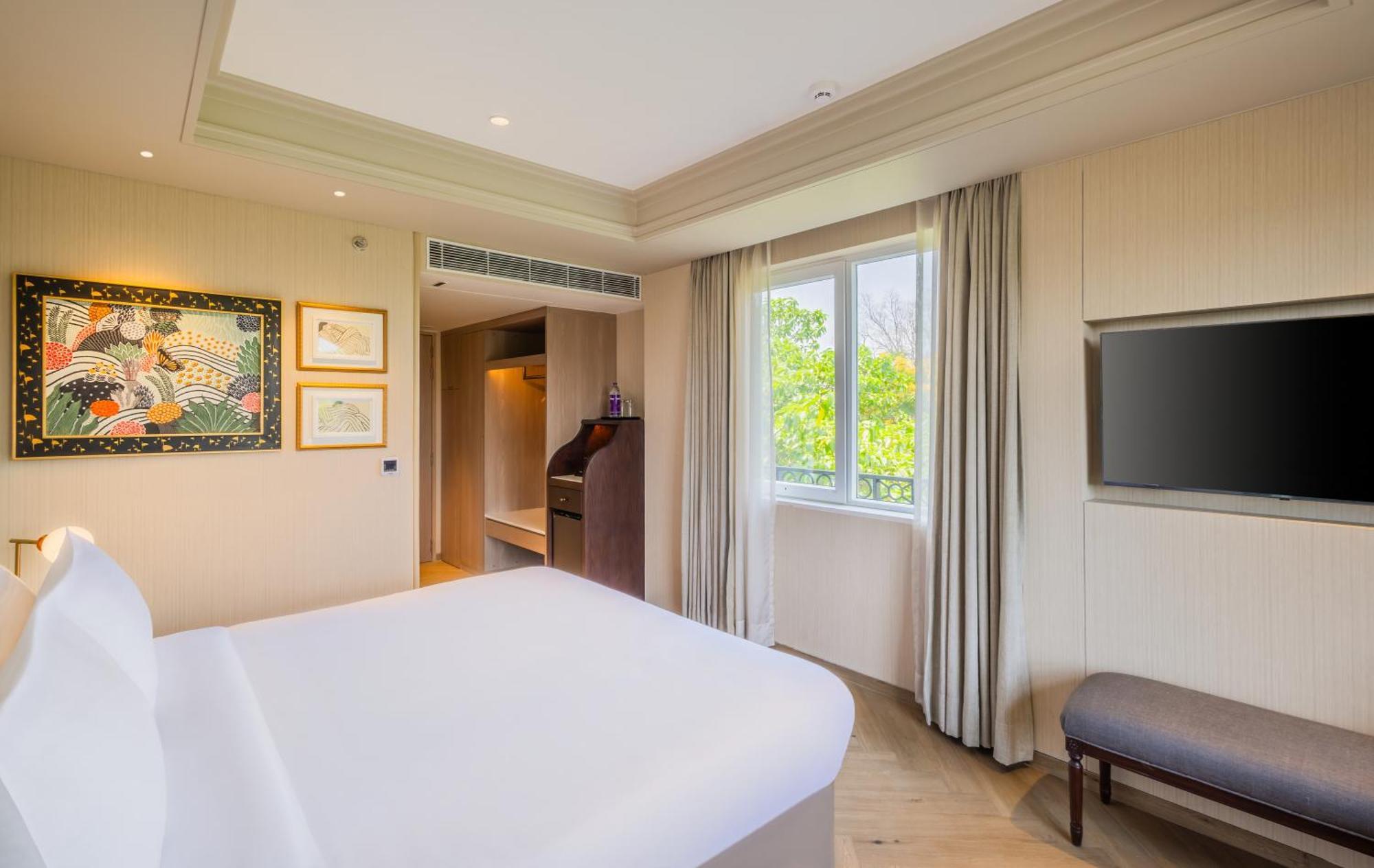 Executive Room
