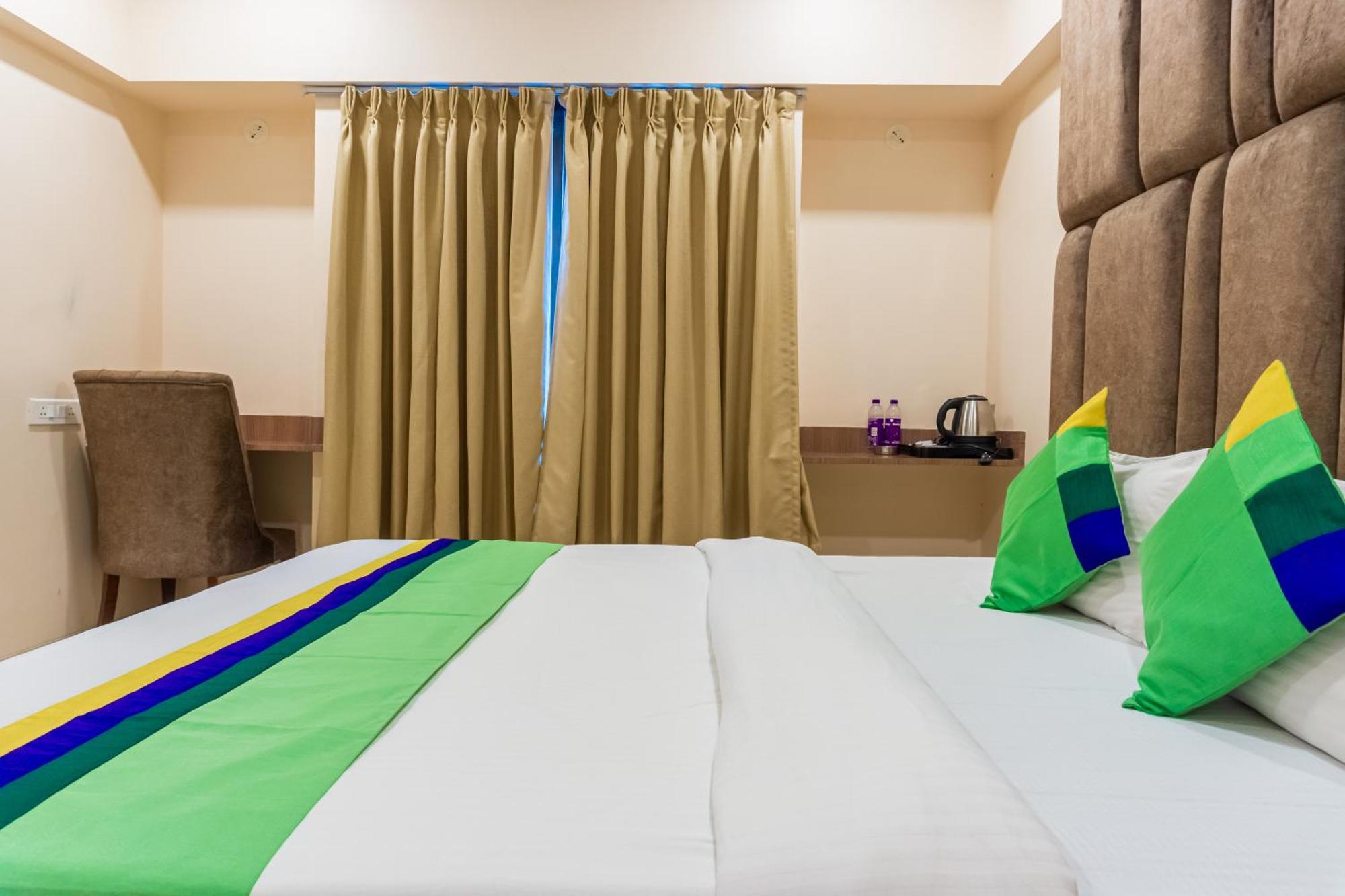 Deluxe Room,1637590323:JPEG