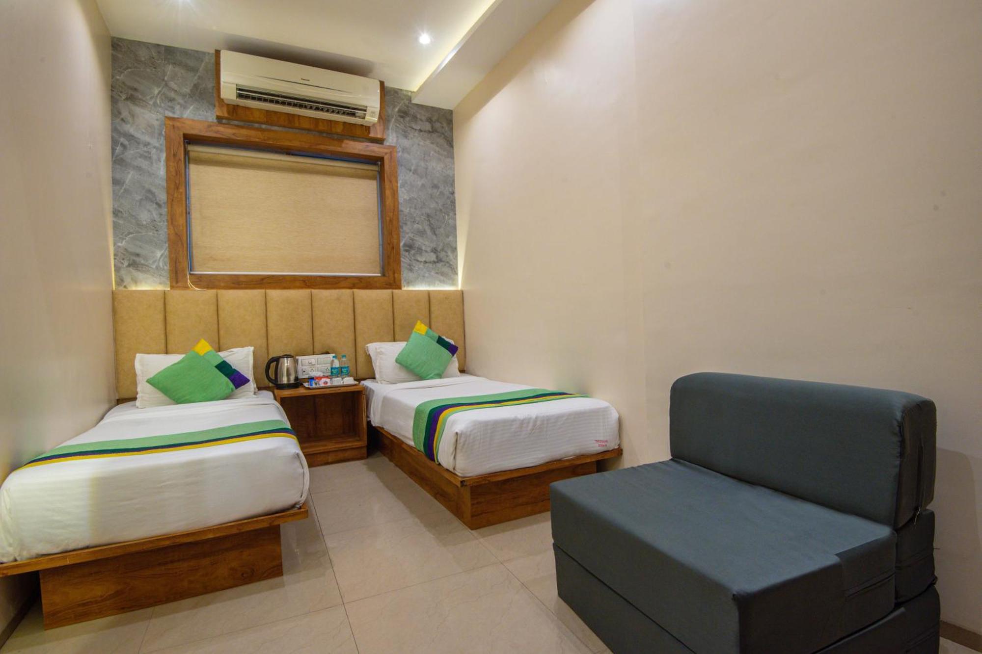 Deluxe Double Room,1640437923:JPEG