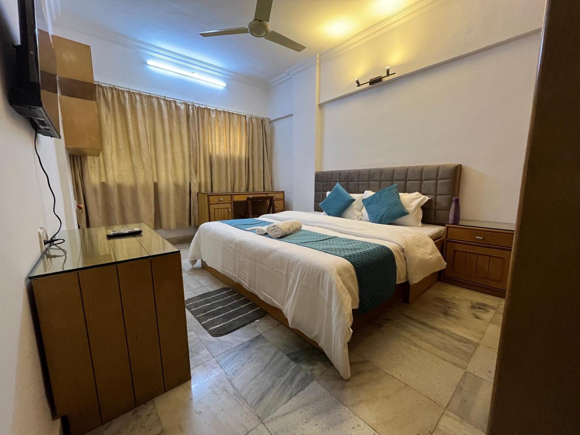 Double Room Private External Bathroom