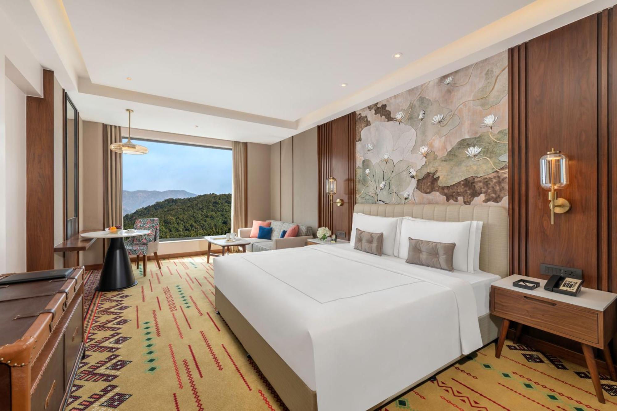 Luxury Room King Bed,1720134606:JPEG