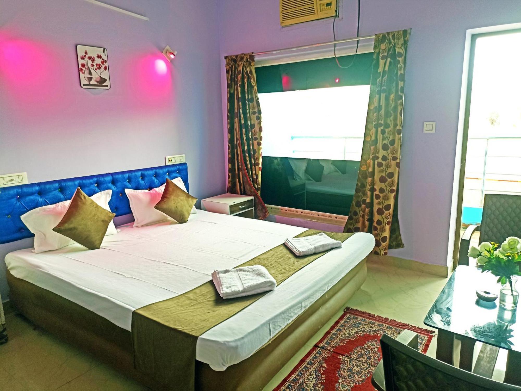 Deluxe Double Room with Balcony and Sea View