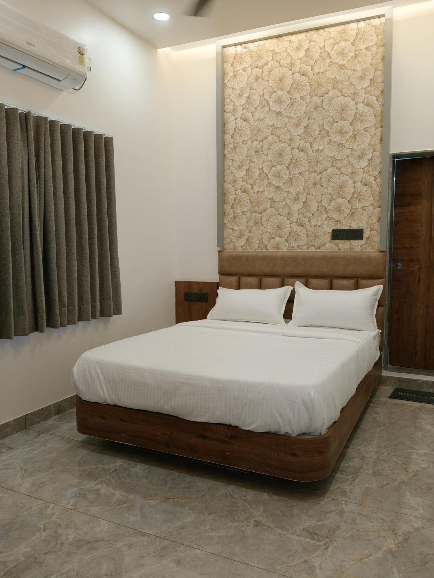 Deluxe Double Room Bath