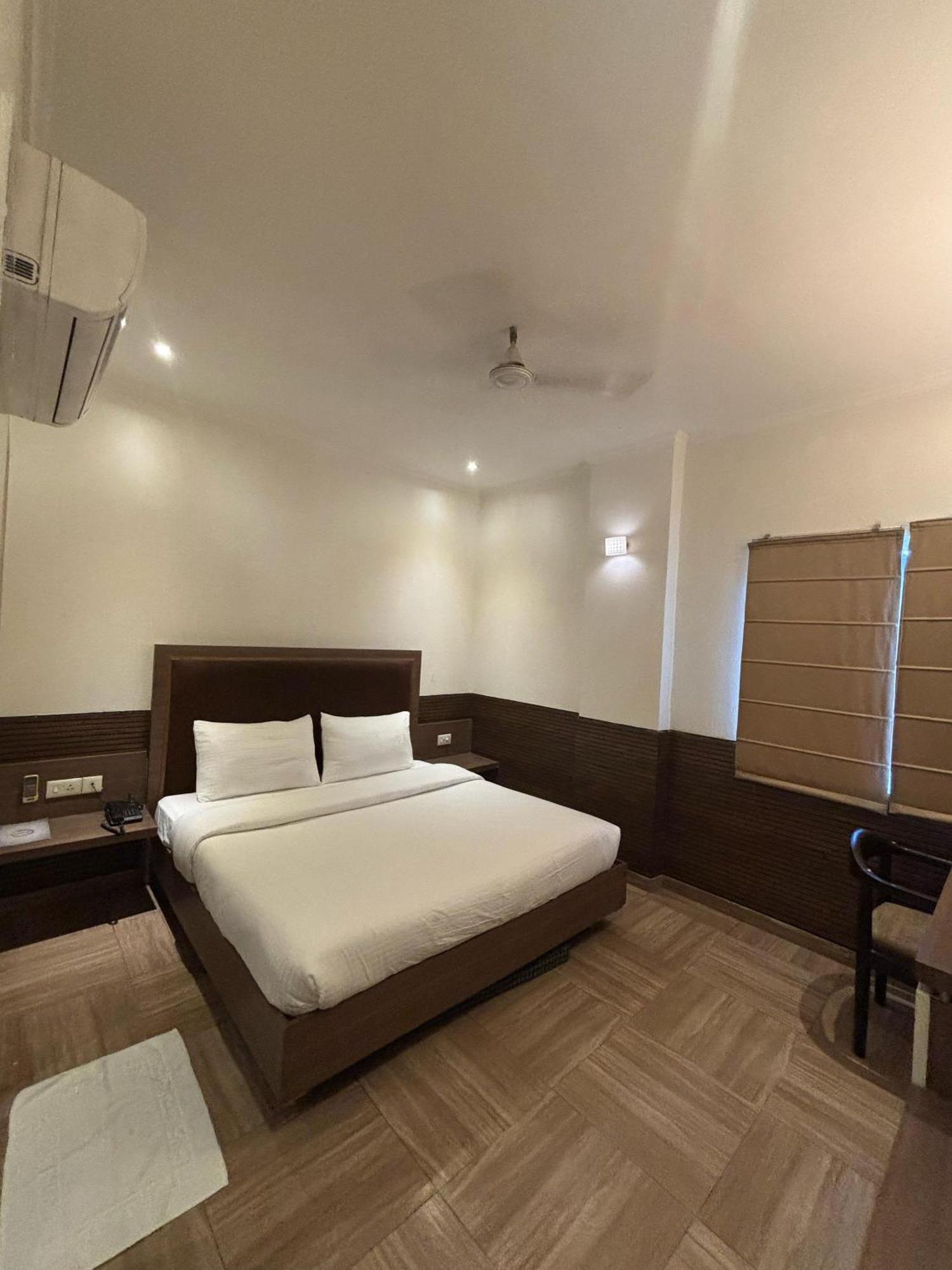 Deluxe Double Room,1661141220:JPEG