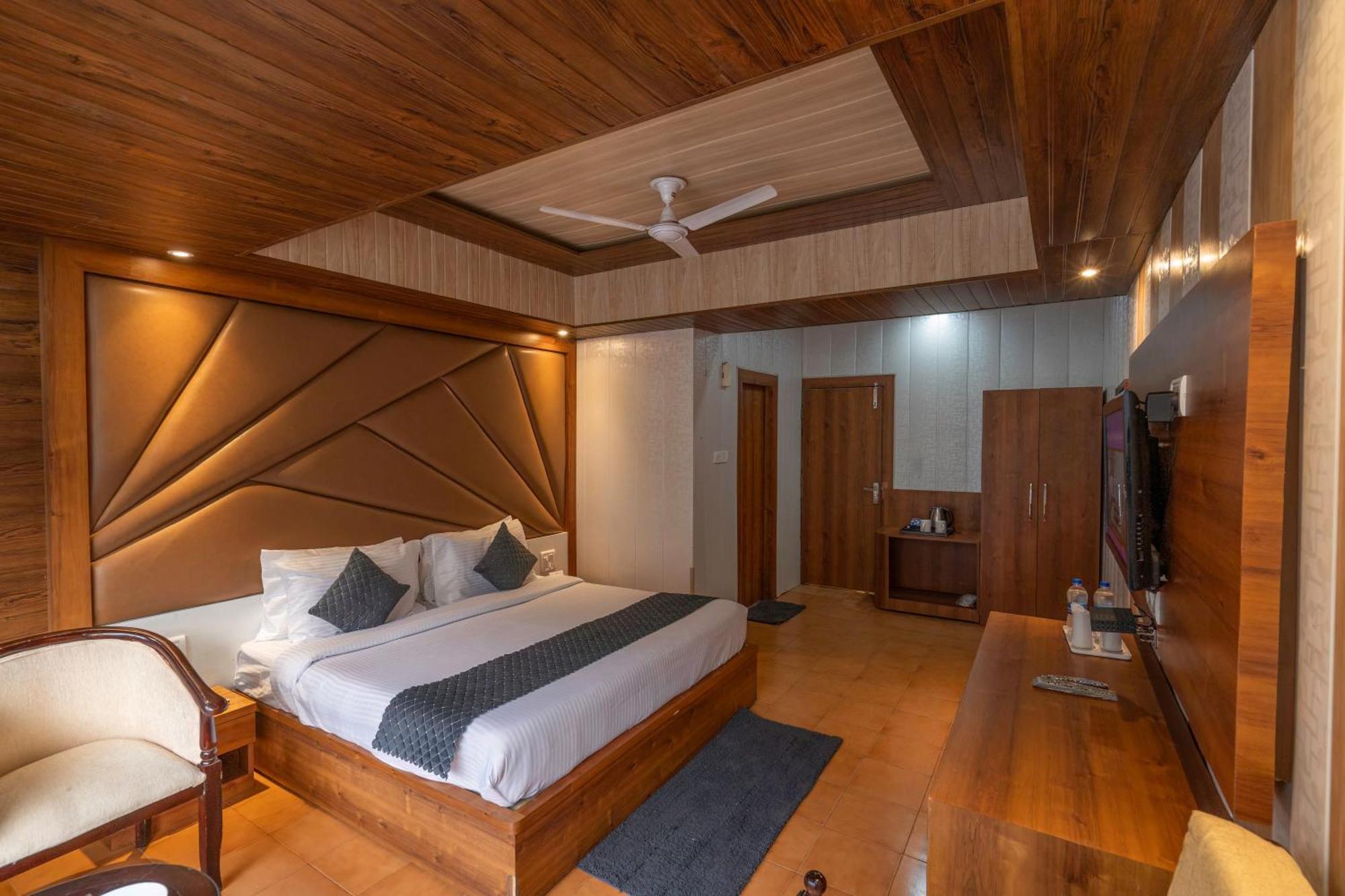 Double Room Lake View