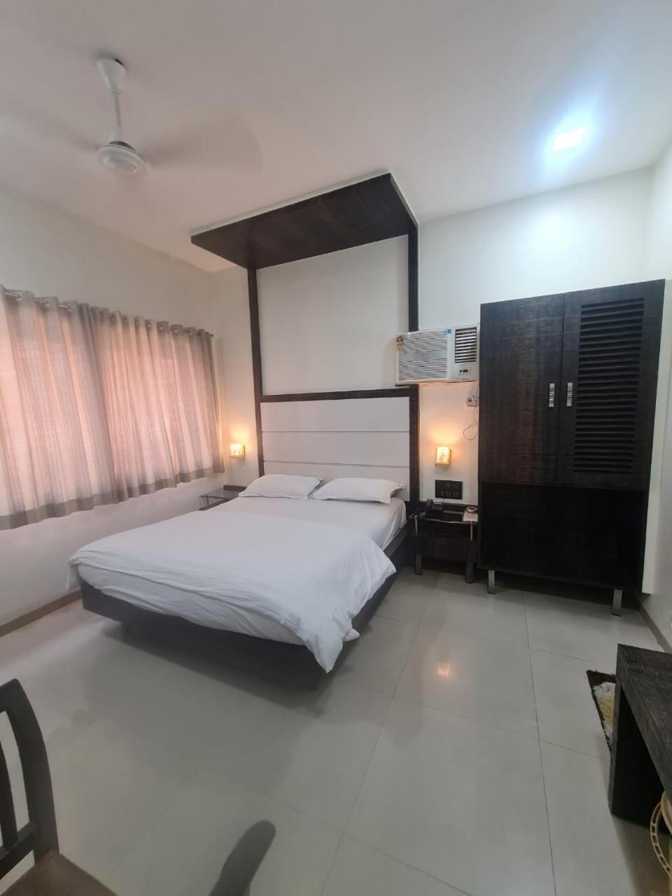 Double Room with Private Bathroom,1678608154:JPEG