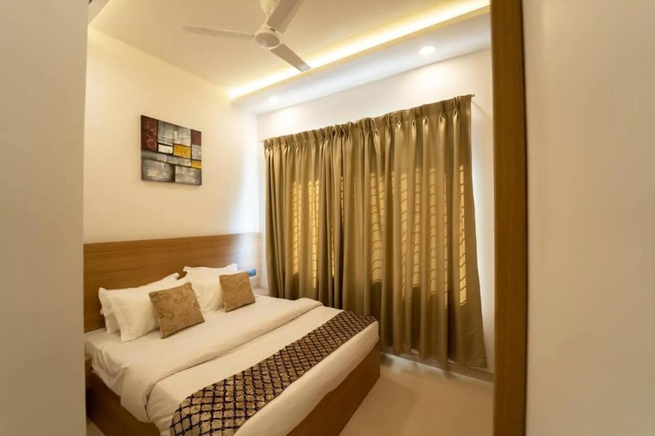 Deluxe Double Room (2 Adults + 1 Child),1702551629:JPEG