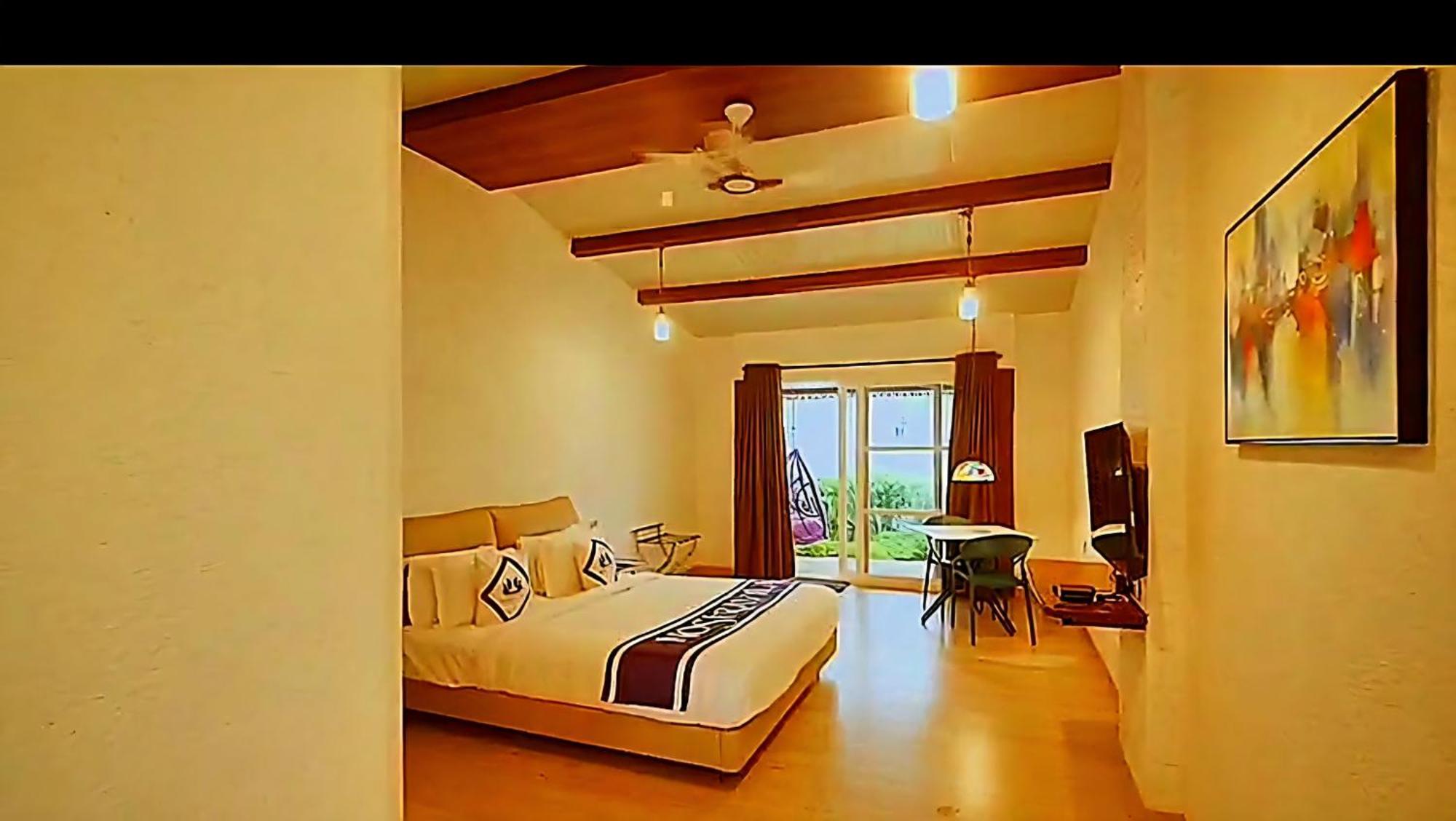 Mulberry Villa Outdoor Jacuzzi Row-House Villa