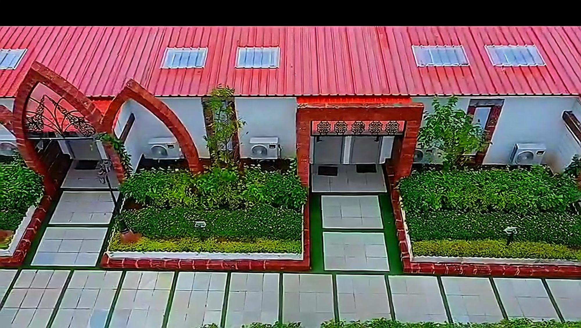 Mulberry Villa Outdoor Jacuzzi Row-House Villa
