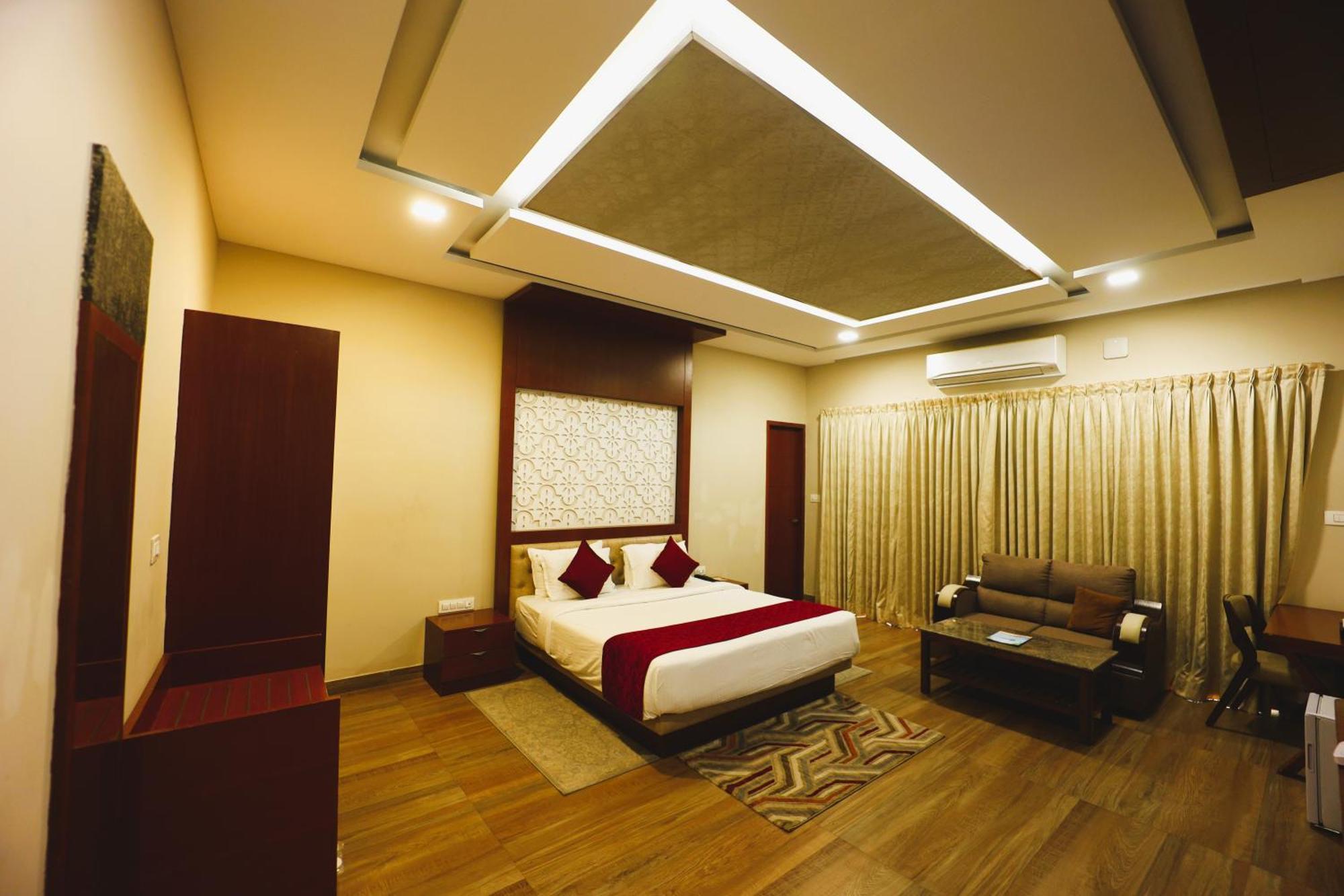 Family Suite (Complimentary Hi-Tea + 10% off on Food & Beverages with a-la-carte selection + 10% off on session of Spa + Free Breakfast)