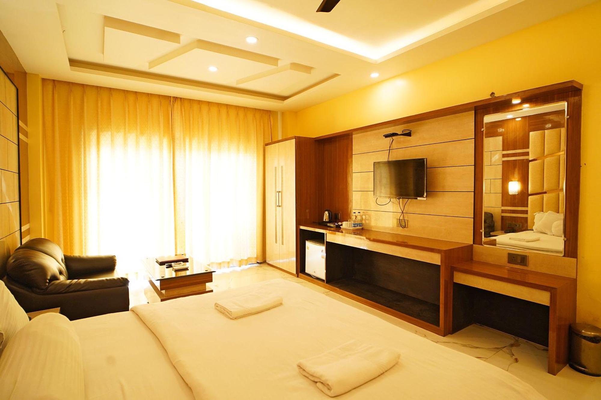 Deluxe Double Room with Sea View,1724881718:JPEG