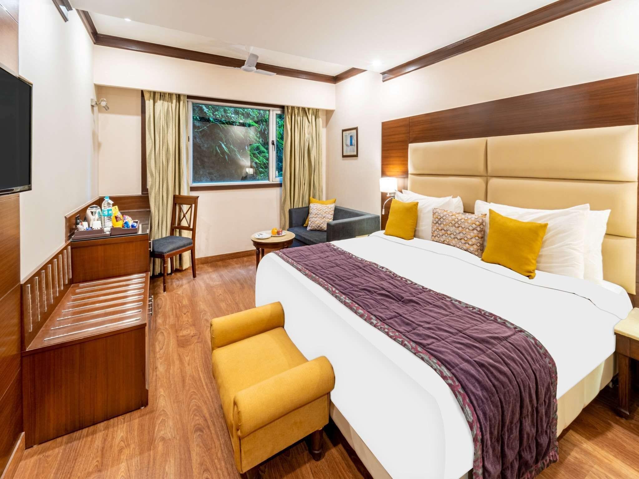 Deluxe Room Avail on FNB & Happy Hours 1 Pm to 6 Pm