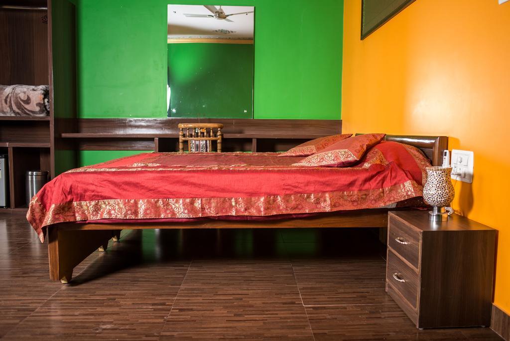Super Deluxe Room with Private Balcony & Ganga View,462427758:JPEG