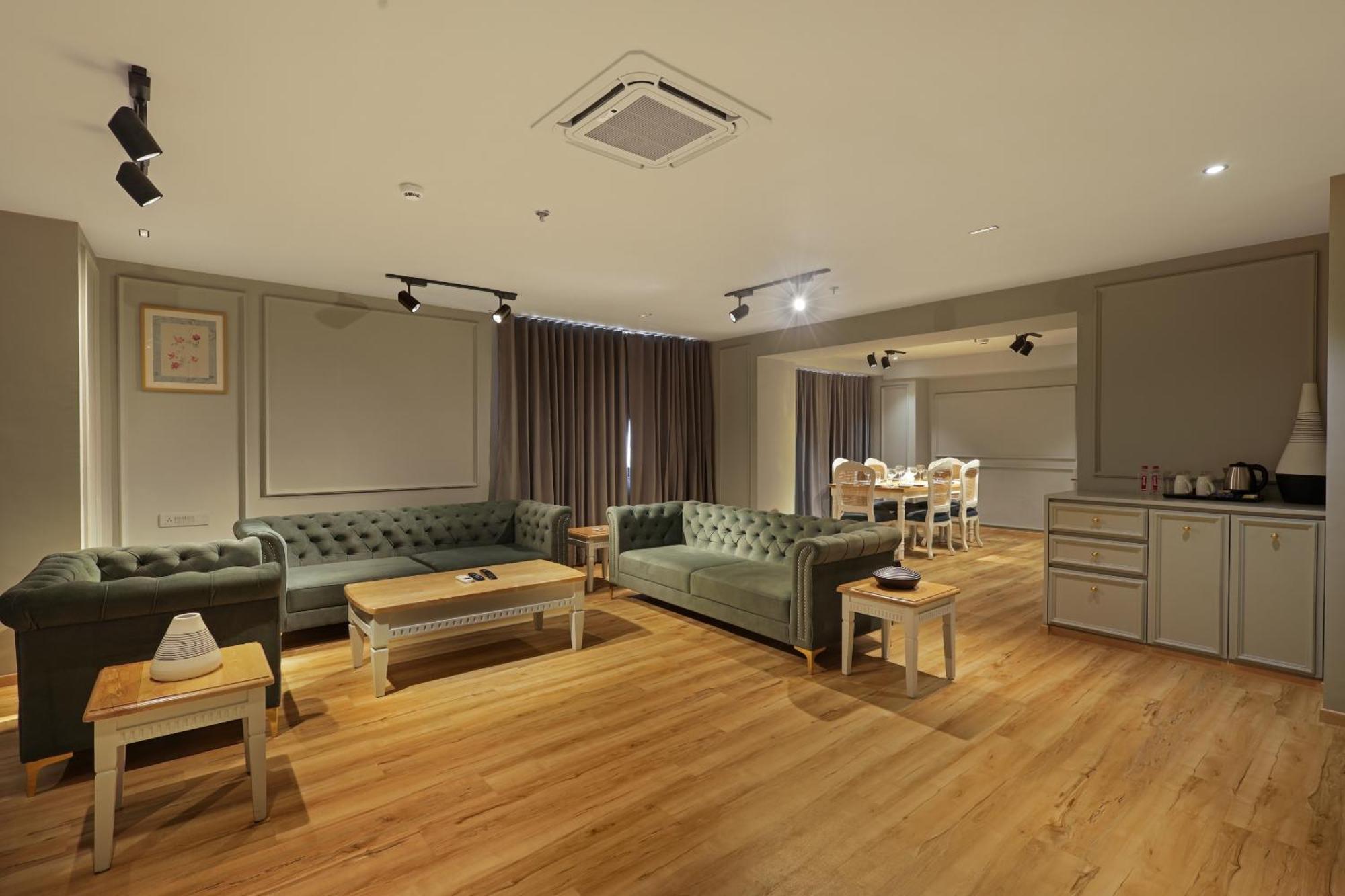 Luxury Triple Room,1739760927:JPEG
