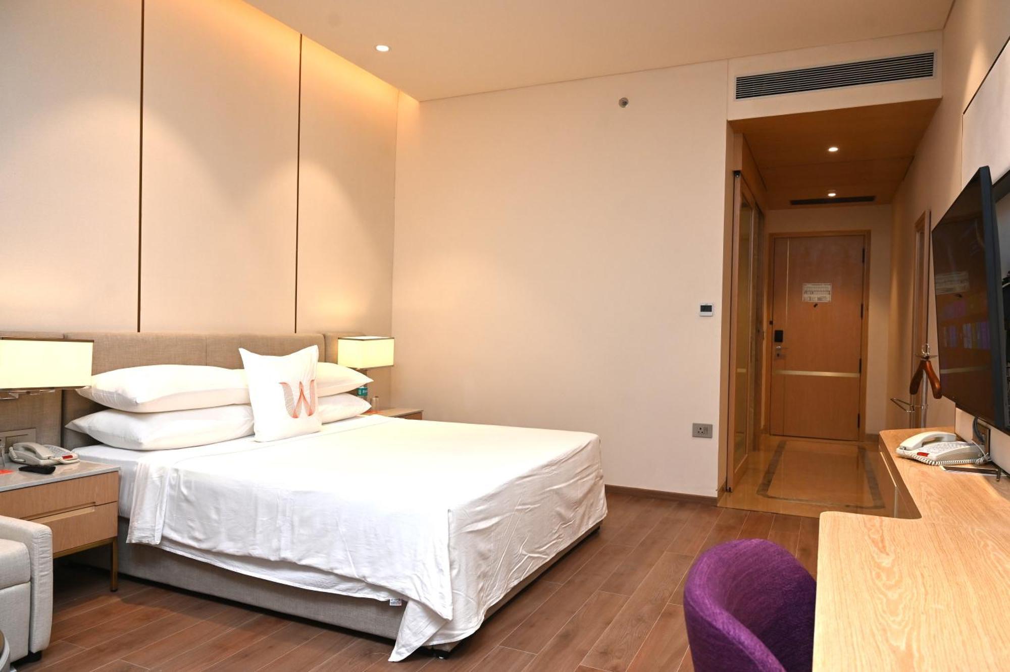 Superior Room,1742945408:JPEG