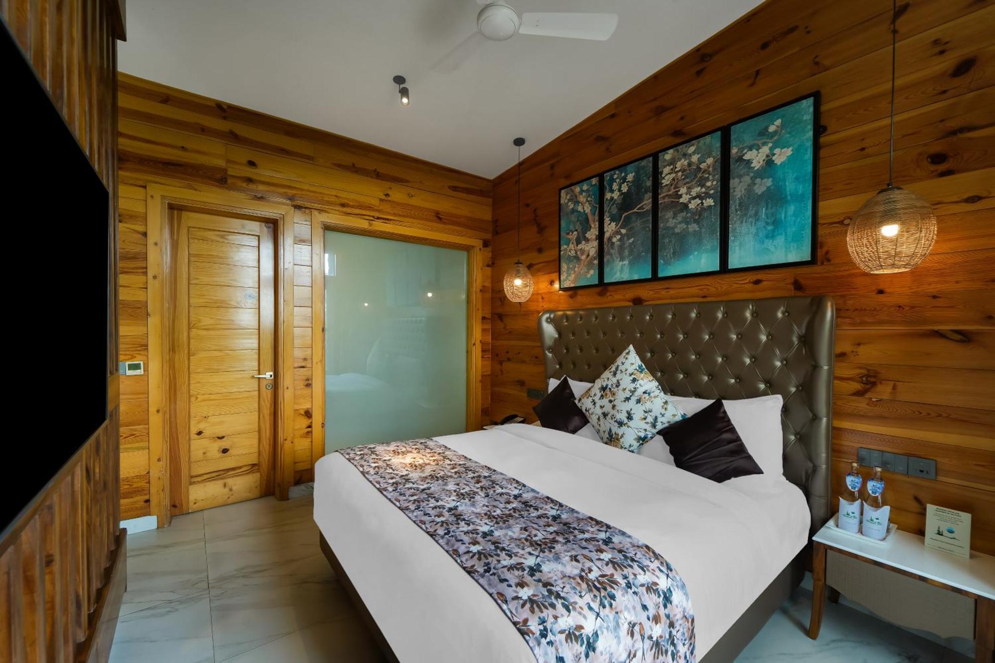 Double Room Mountain View